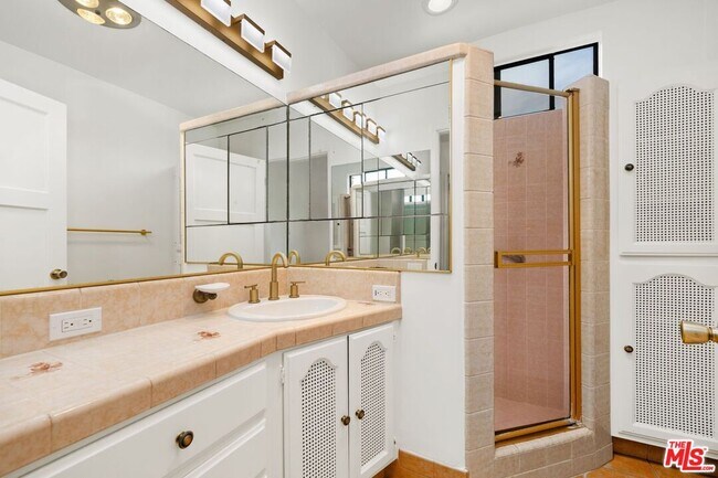 Building Photo - 6111 W 75th St
