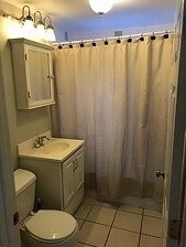 Bathroom - 216 Dorchester St