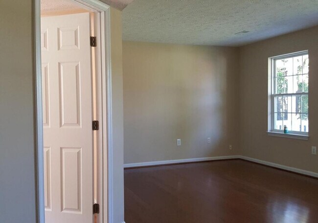 Building Photo - 5601 Skate Ct