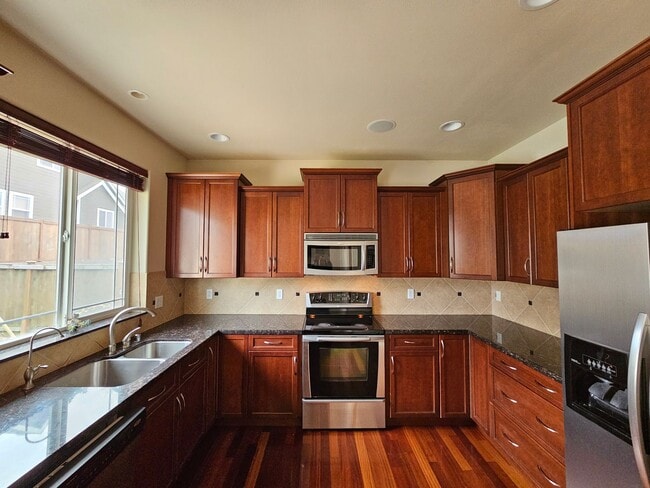 Building Photo - 4 Bedroom House for Rent in Ferndale