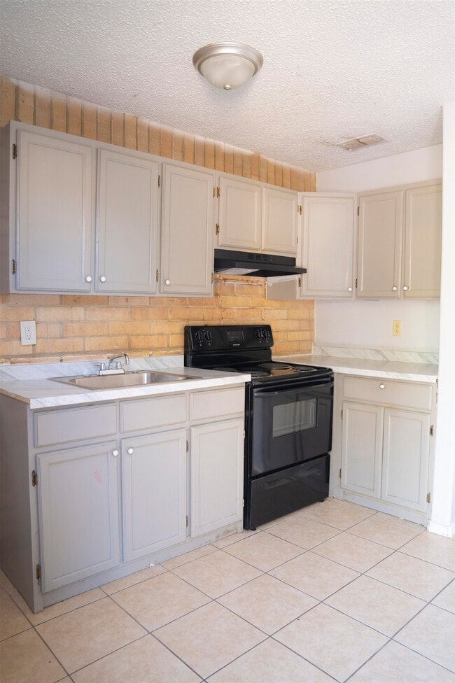 Building Photo - 311 Soria Dr