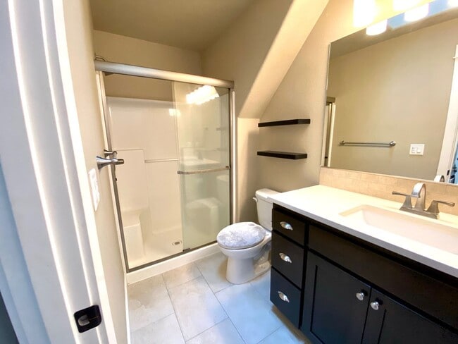 Building Photo - University Park One Bedroom