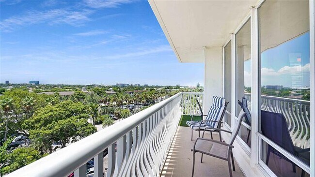 Building Photo - 4020 Galt Ocean Dr