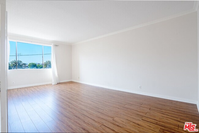 Building Photo - 447 La Fayette Park Pl