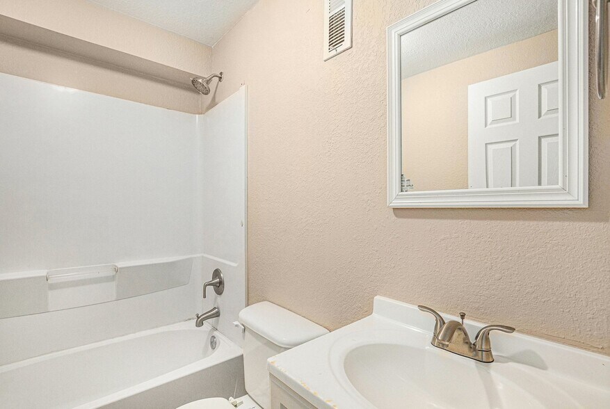 Building Photo - 16373 E 17th Pl