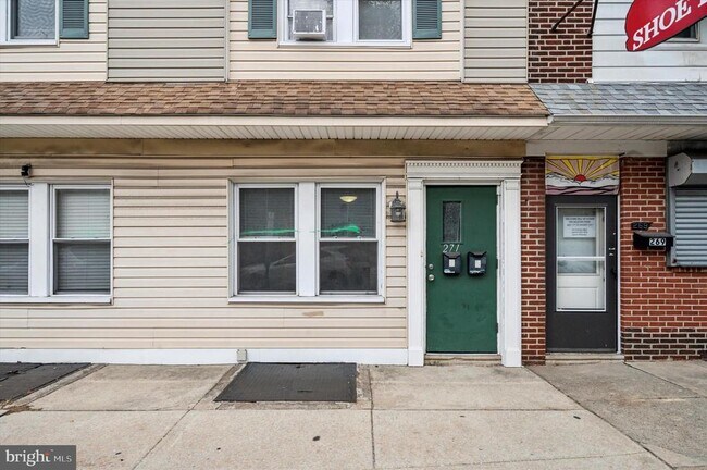 Primary Photo - 271 N Wycombe Ave