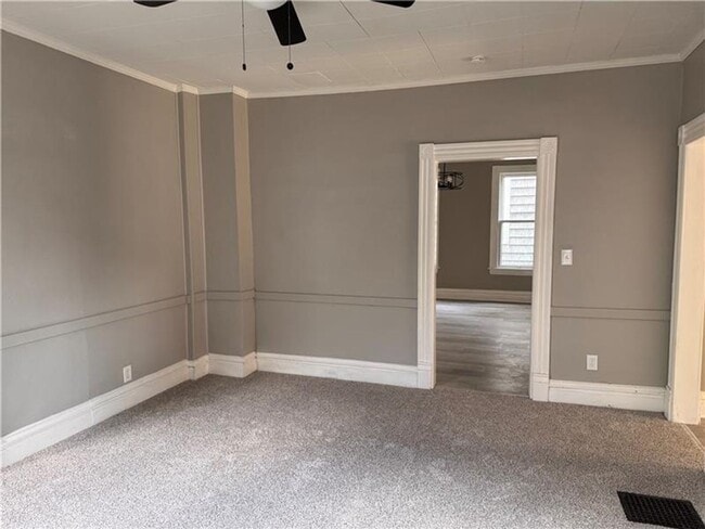 Building Photo - 809 Linden St