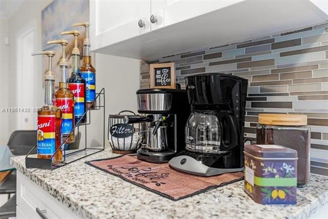 Building Photo - 1075 NE 12th Ave