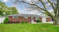 Building Photo - Brick Ranch in Bowling Green