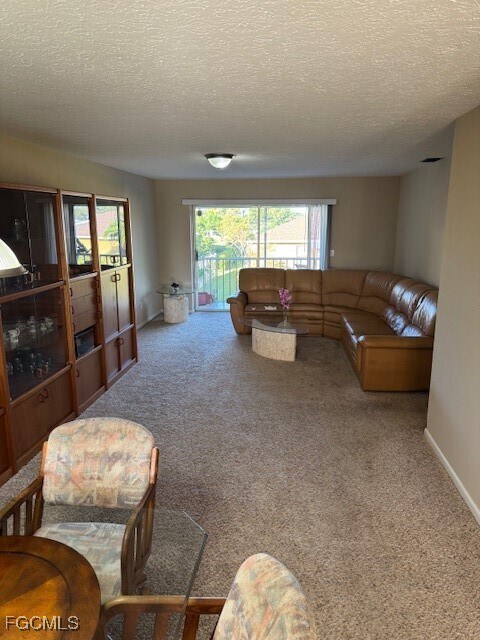 Building Photo - 4420 Santa Barbara Blvd