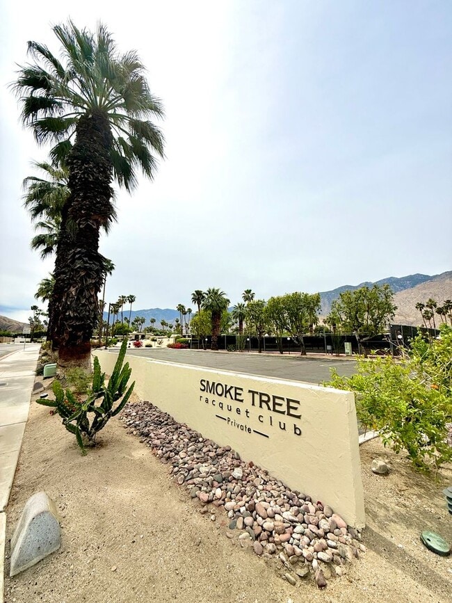 Building Photo - Furnished One Bedroom - Long Term - Smoke Tree Raquet Club