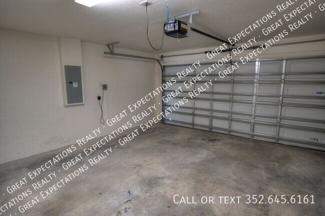 Building Photo - 11302 SW 62nd Cir