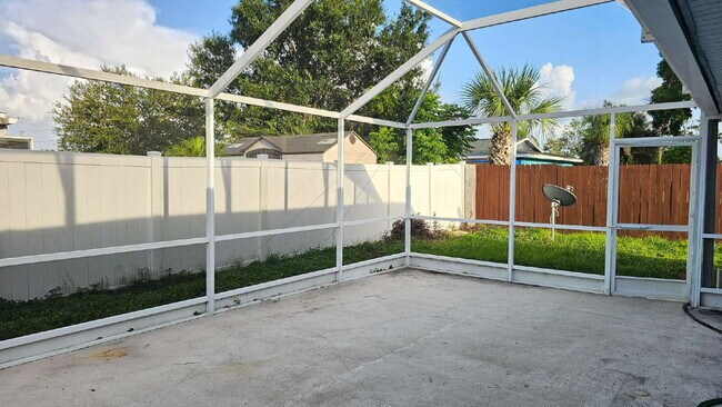 Building Photo - 3 Bedroom Pool Home in North Port - Rent I...