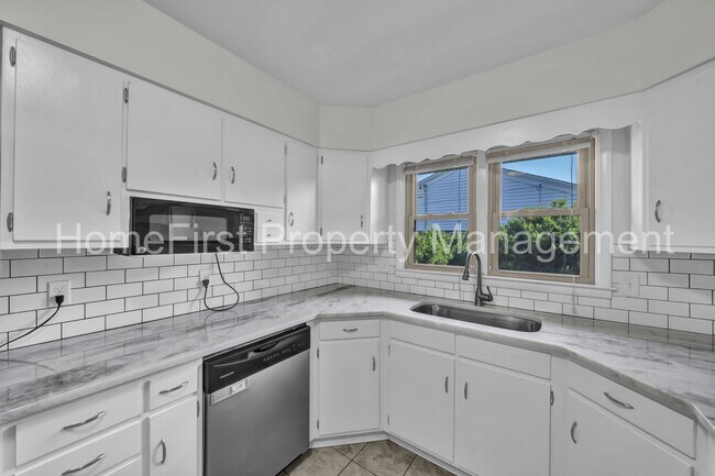 Building Photo - 118 Meadowlark Dr