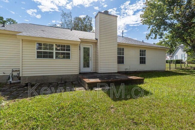 Building Photo - 5 Astor Ct