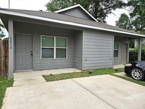 Building Photo - 903 Reeves St
