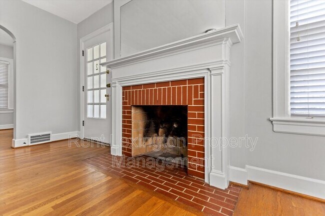 Building Photo - 1901 Nicholasville Rd