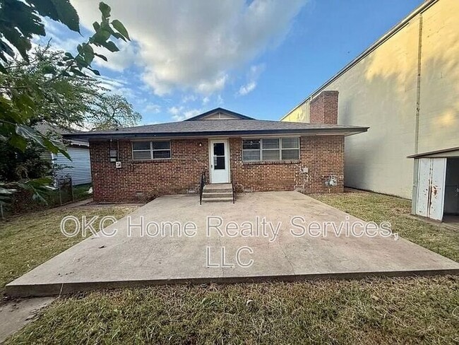 Building Photo - 118 SW 1st St