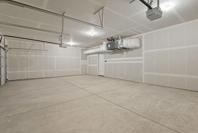 Building Photo - Spacious 4-Bedroom Home with Loft, 3 Baths & 3-Car Garage
