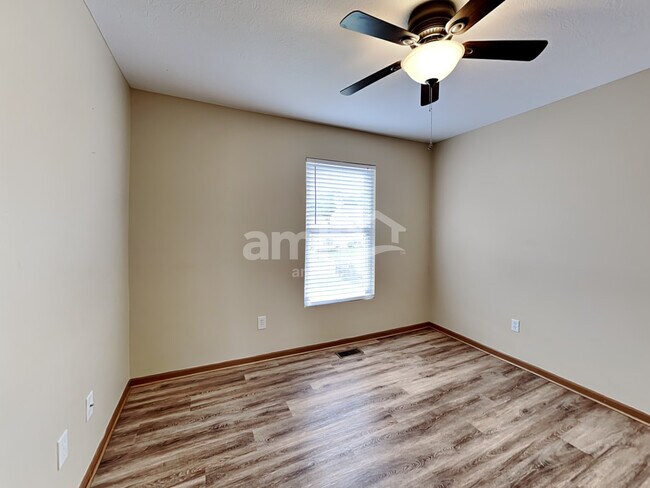 Building Photo - 1893 Sandy Lake Dr