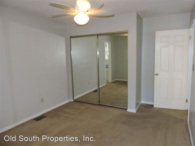 Building Photo - 3501 Parkwood Ave