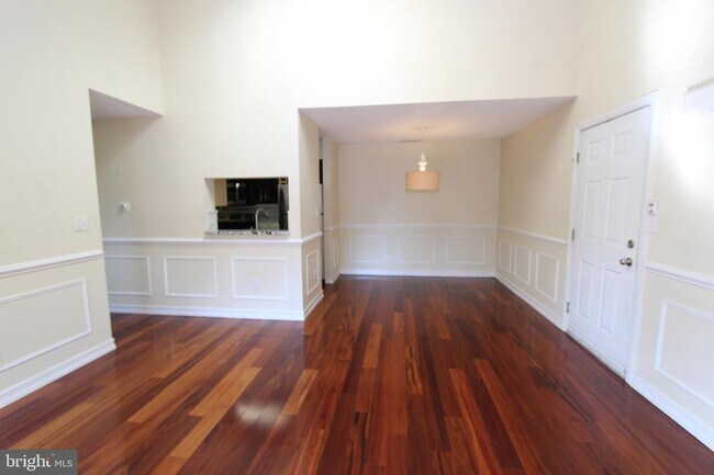 Building Photo - 208 Ravens Crest Dr