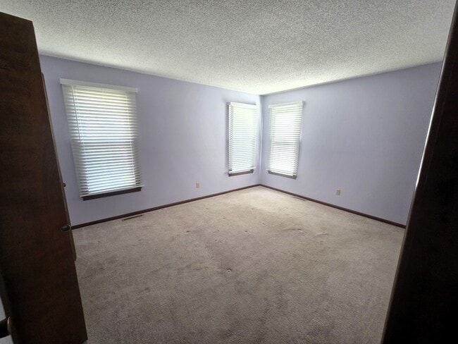 Building Photo - 3345 S Jefferson Ave