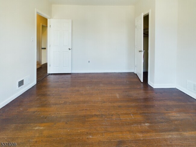 Building Photo - 255 S 19th St