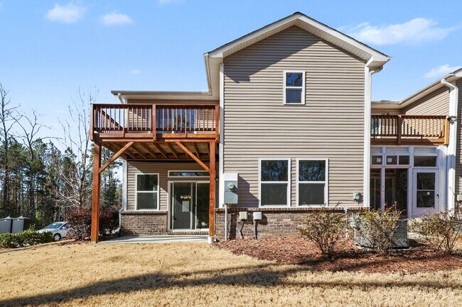 Building Photo - Beautiful 4-Bedroom End-Unit Townhome in West Cary | Open Floor Plan | Prime Location
