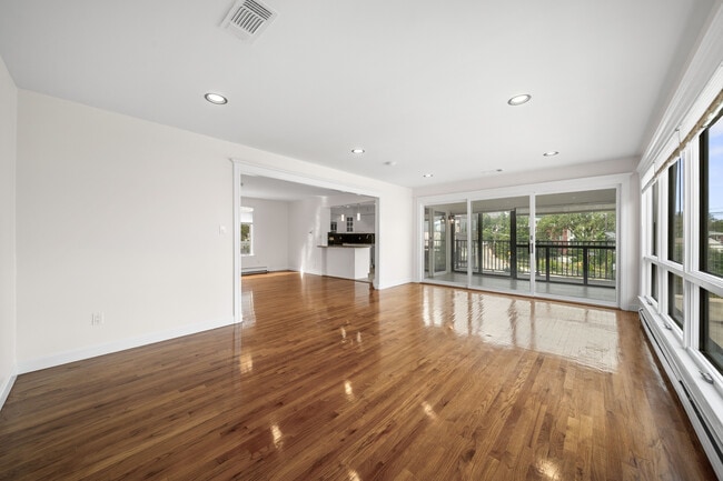 Building Photo - 9 Sterling Pl