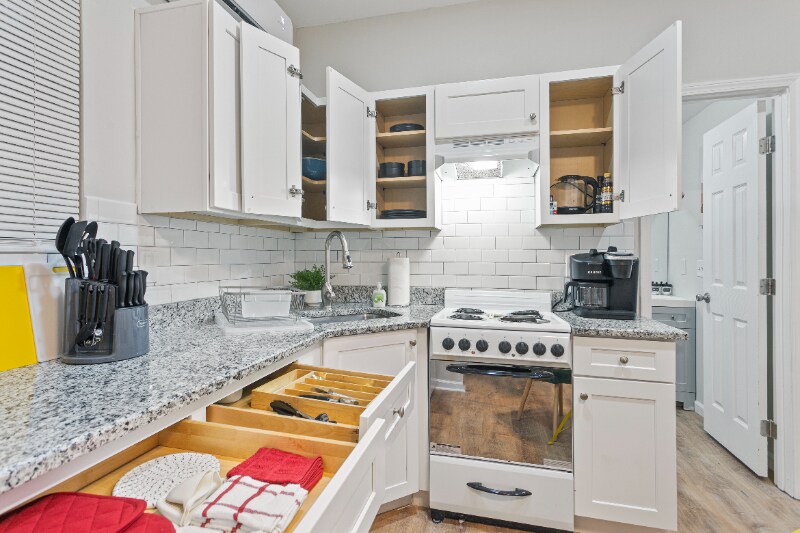 Building Photo - 987 Dimmock St SW