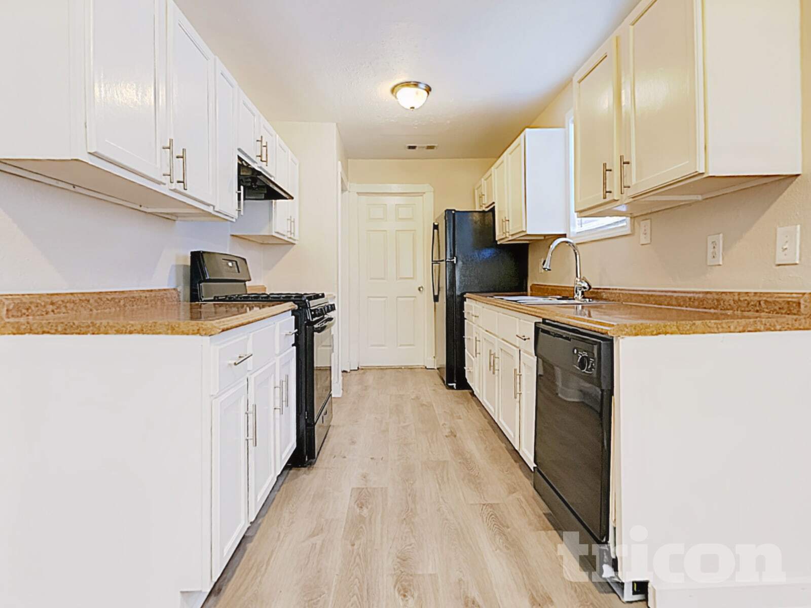 Building Photo - 6511 Grey Oaks Dr