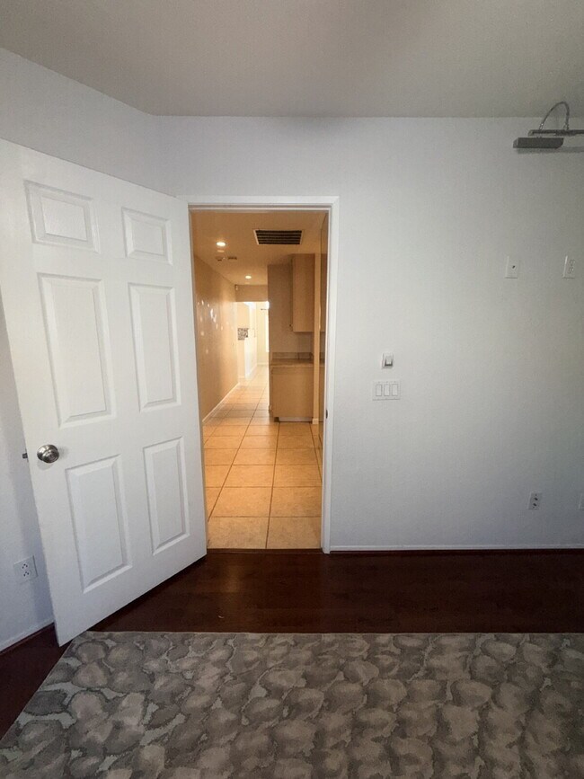Building Photo - 3-Bedroom Home, Large Rear Yard! La Quinta, Long-term (1 Year) Rental