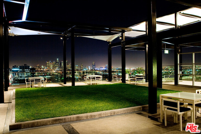 Building Photo - 3810 Wilshire Blvd