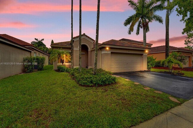 Primary Photo - 930 Bluewood Terrace