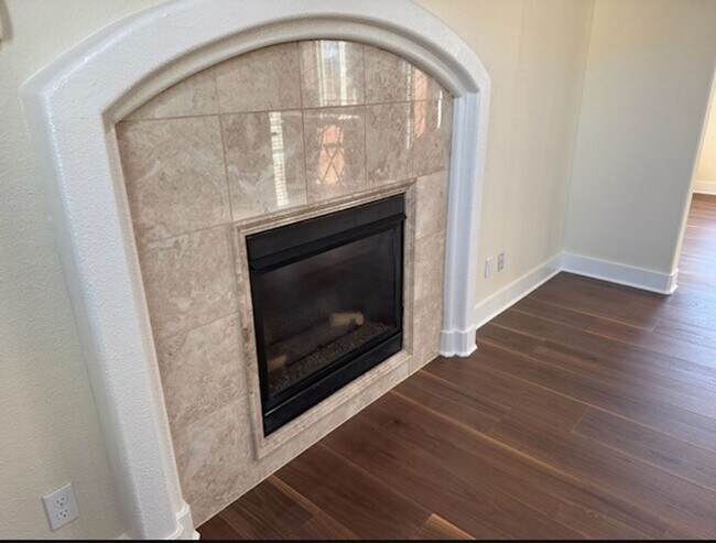 Building Photo - Upscale Modern 4 Bed | 2.5 Bath – Yard Maintenance Included | 2,271 Sq Ft | Prime Location