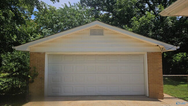 Building Photo - 3725 Broadmor Rd NW