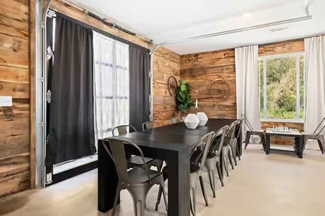 Building Photo - 8442 E McNelly Rd