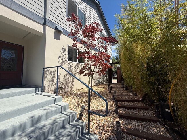 Building Photo - 3304 Winkle Ave
