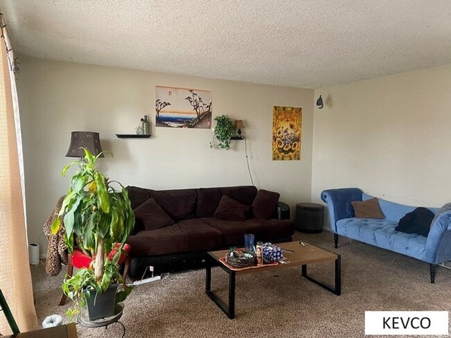 Building Photo - Large Home with Excellent Backyard and Patio