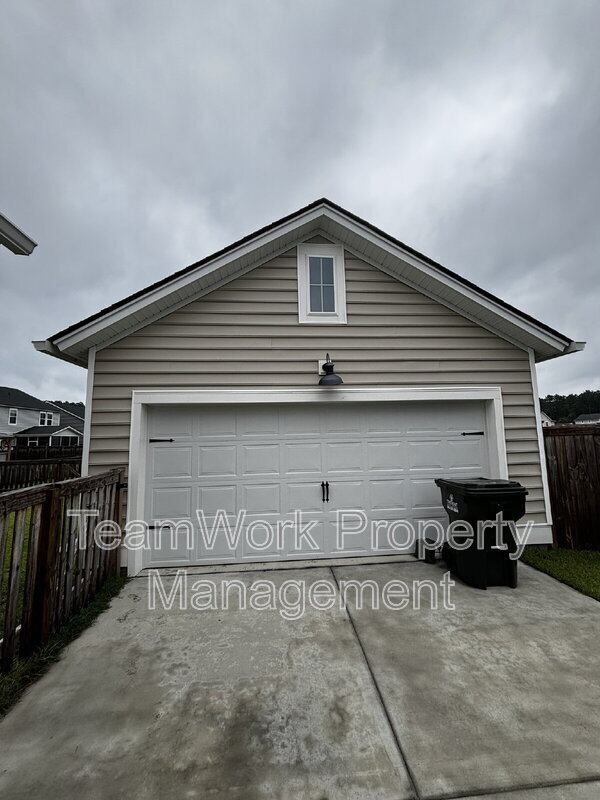 Building Photo - 214 Narrowleaf Ave