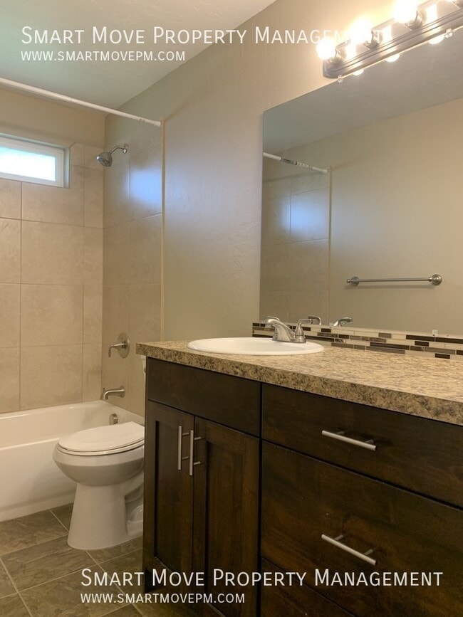 Building Photo - 8800 Craydon Dr