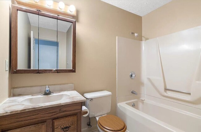 Building Photo - 126 Upshur Dr