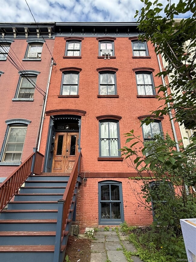 Building Photo - 168 Lander St