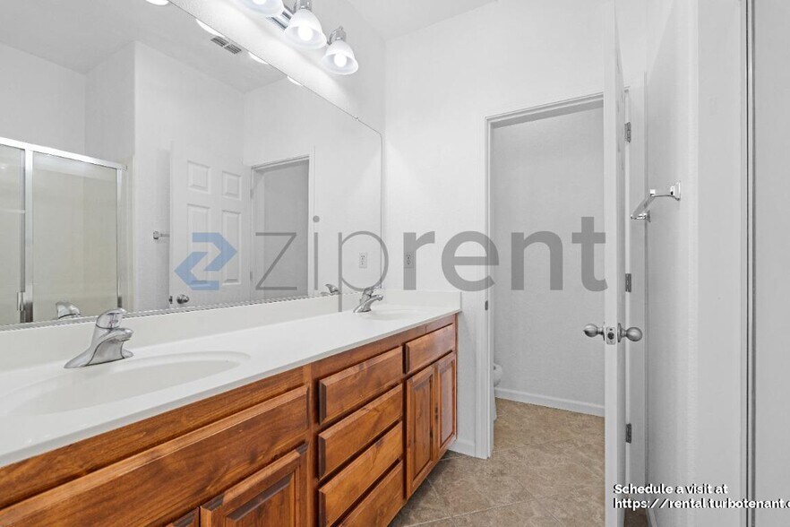 Building Photo - 10923 Tower Park Dr