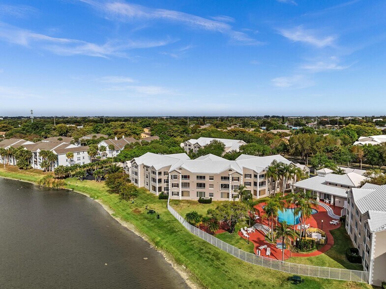 Building Photo - 2881 N Oakland Forest Dr