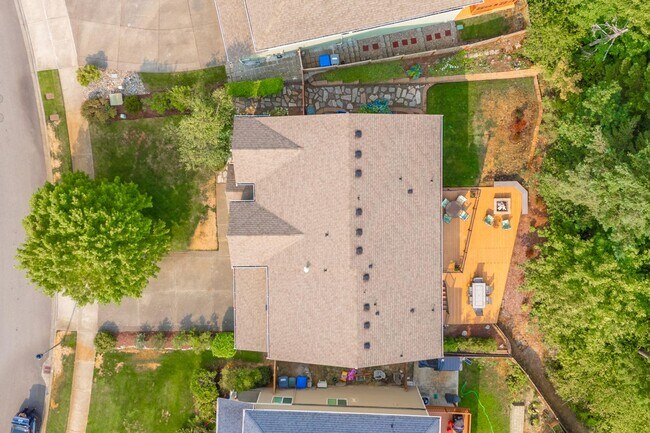 Building Photo - 2030 Nelson St