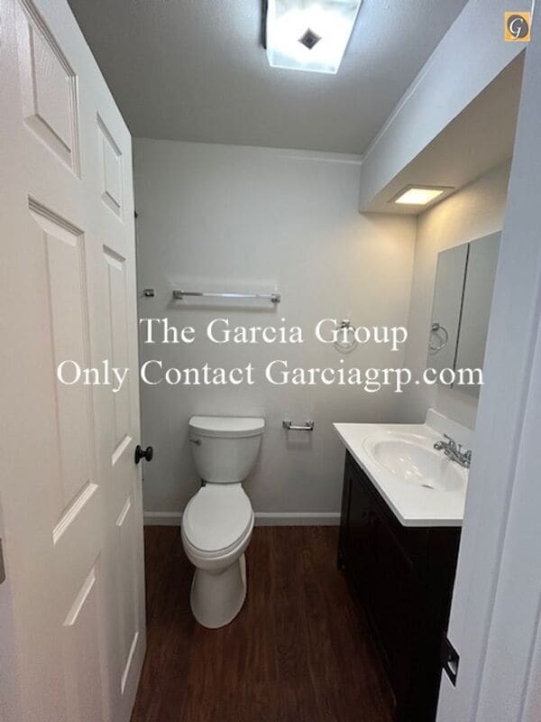 Building Photo - 17050 SE Gurnee Ave