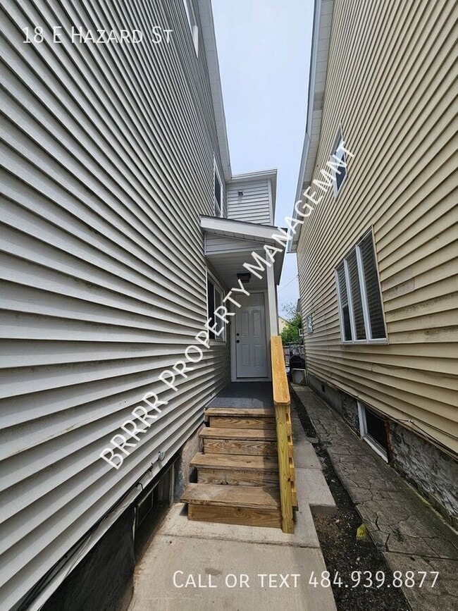 Building Photo - 18 E Hazard St
