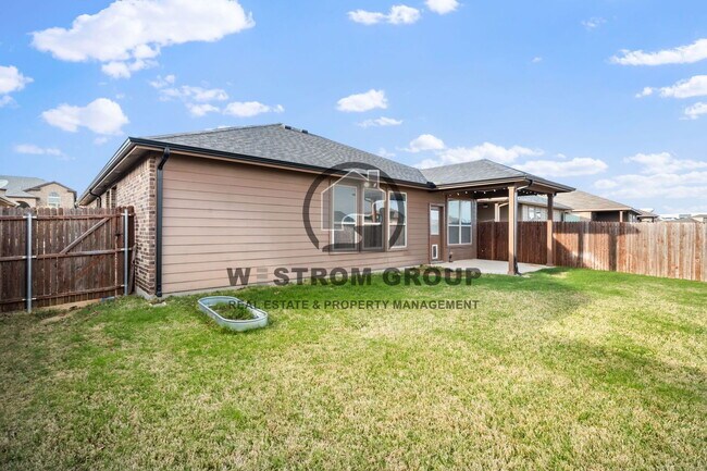 Building Photo - 1036 Cushing Dr